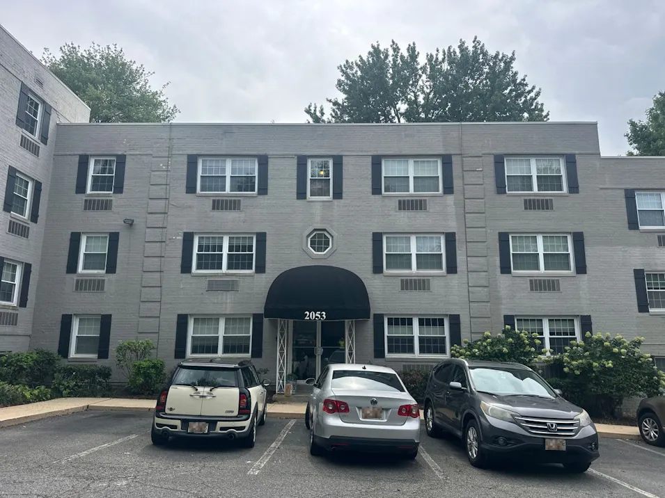 2053 N Woodstock St, 302 Arlington, VA 22207, Arlington County