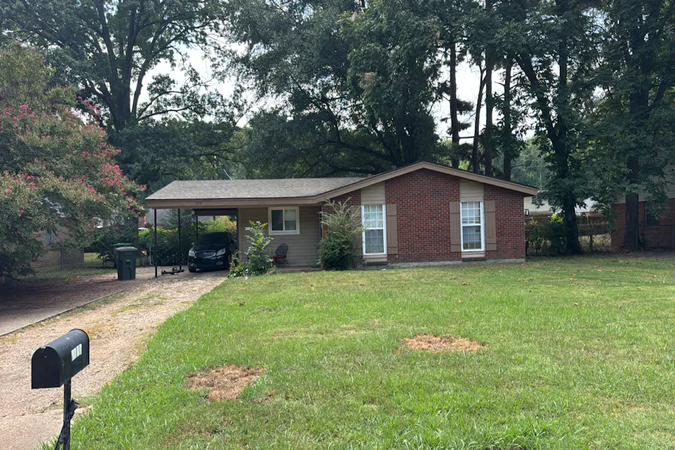 1975 Victoria Memphis, TN 38116, Shelby County