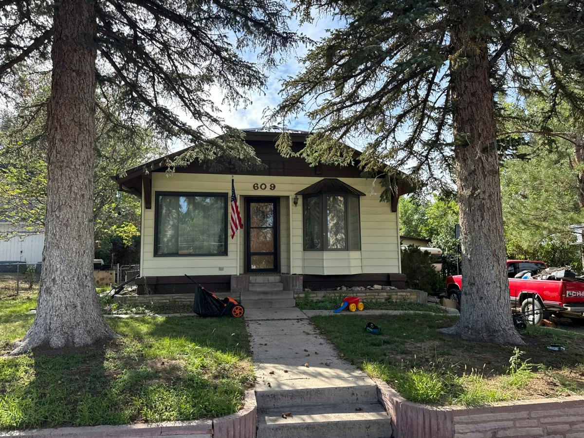 2nd St, Glenrock, WY 82637