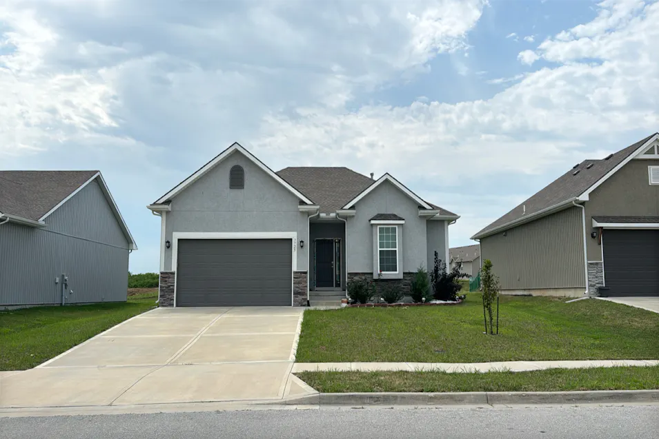 3725 Northwest Old Stagecoach Road Kansas City, MO 64154, Platte County