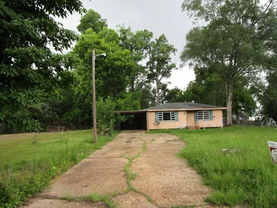 115 Greer St Pineville, LA 71360, Grant County