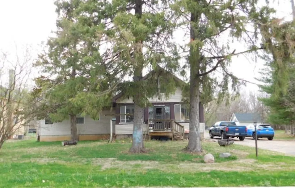 116 E N St New Auburn, WI 54757, Barron County
