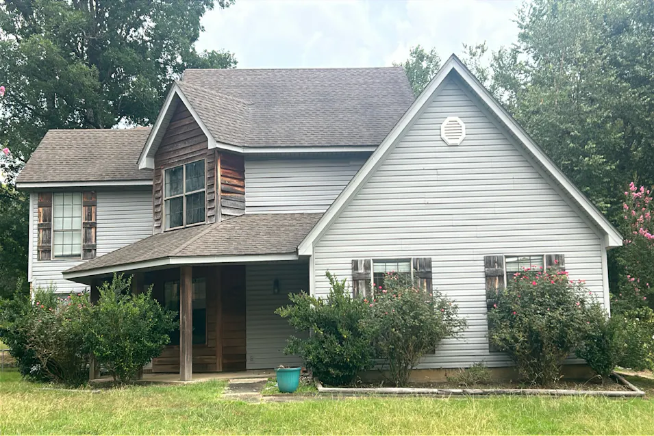 302 Deerfield Rd Grenada, MS 38901, Grenada County