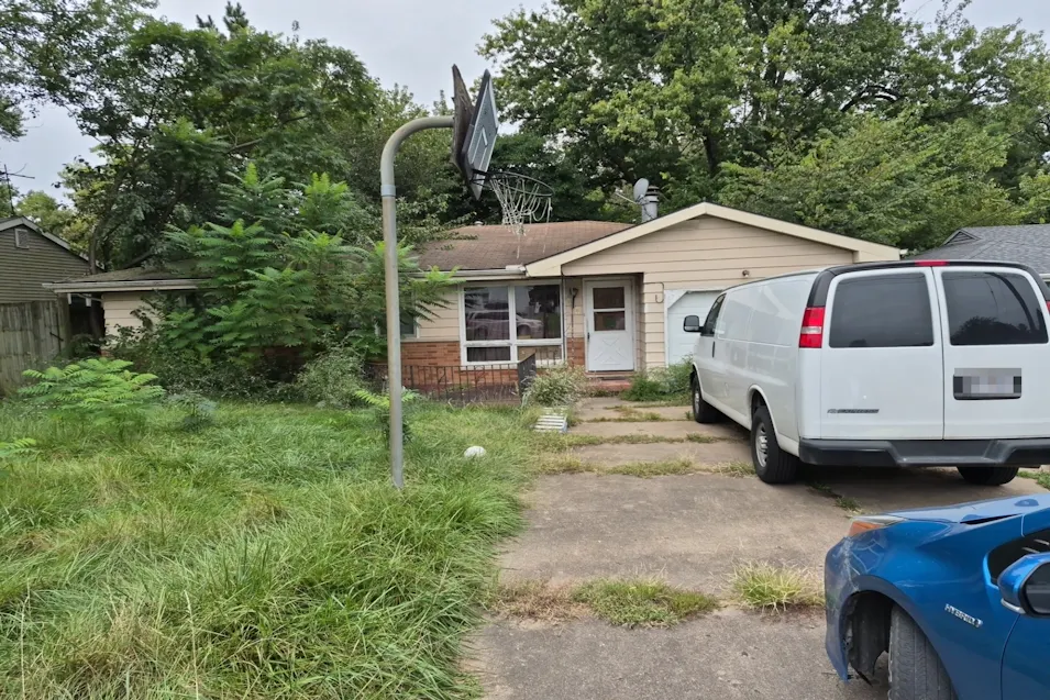 709 N Limestone Ln. Peoria, IL 61604, Peoria County