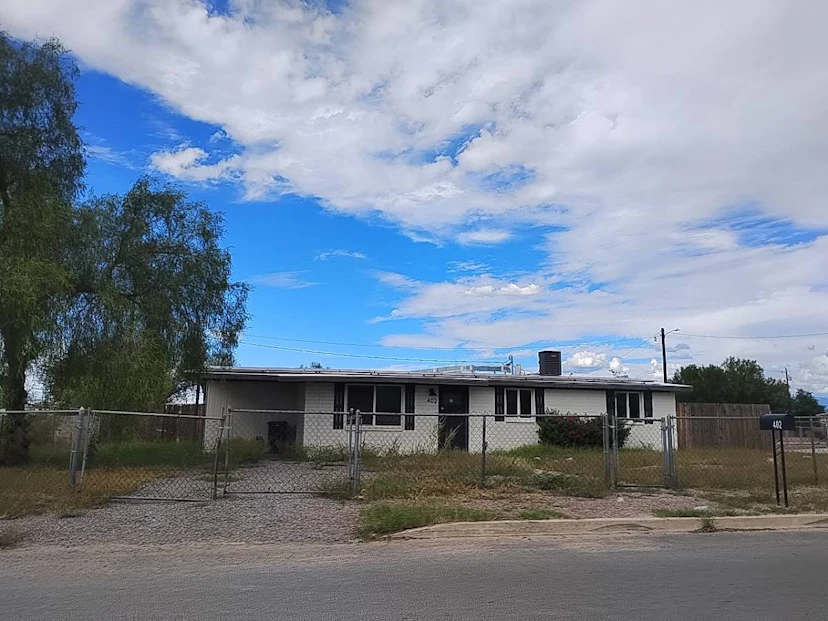 402 W Utah St