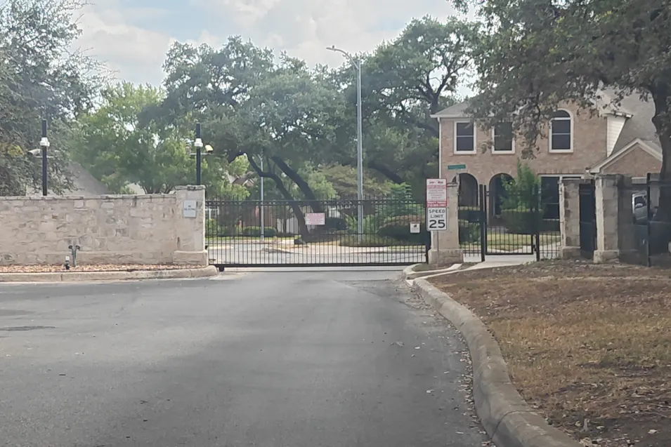8807 Brae Crest Dr San Antonio, TX 78249, Bexar County