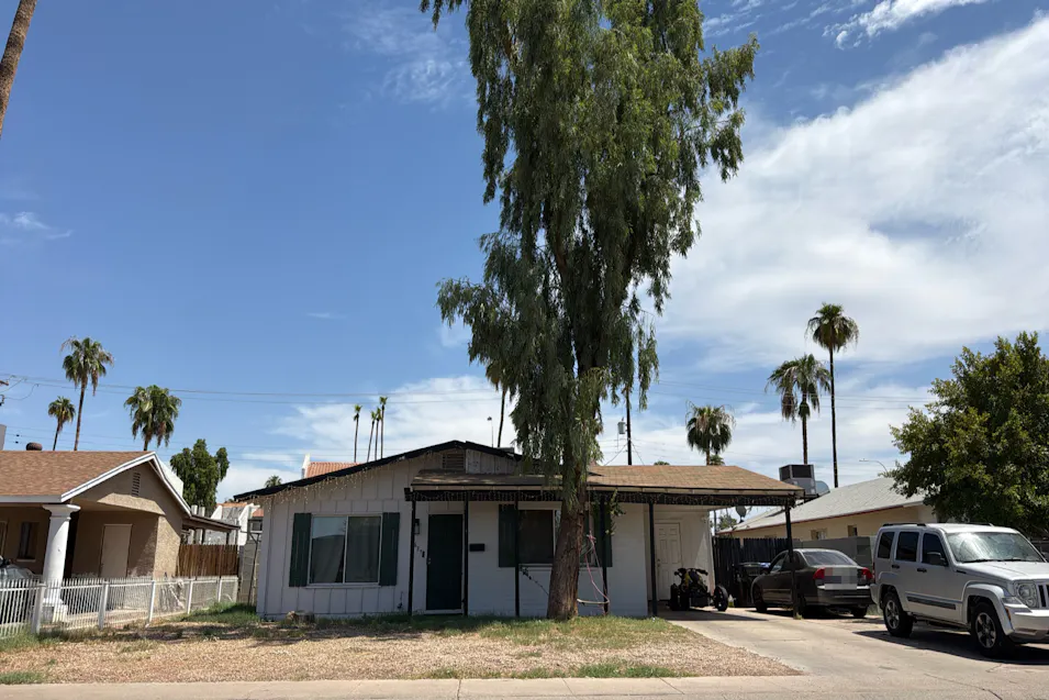2637 N 52nd Ave Phoenix, AZ 85035, Maricopa County