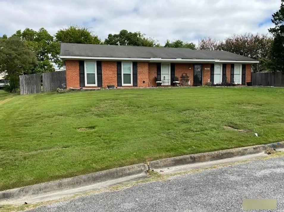 1804 Alderpoint Dr Montgomery, AL 36106, Montgomery County
