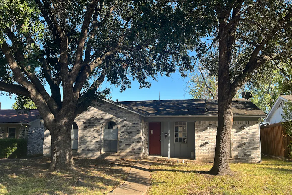 810 Malibu Dr Garland, TX 75043, Dallas County