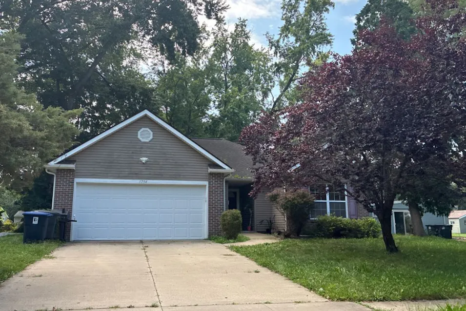 1794 Wakefield Dr Akron, OH 44320, Summit County