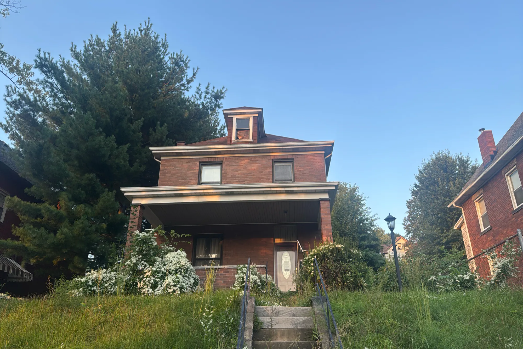 Glenwood Dr, Ambridge, PA 15003