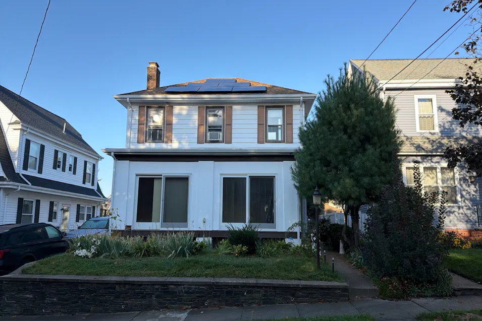 72 Hilltop Ave Providence, RI 02908, Providence County
