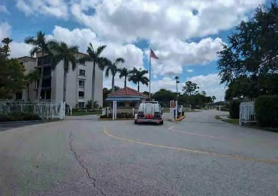 1781 Pebble Beach Dr 405 Fort Myers, FL 33907, Lee County