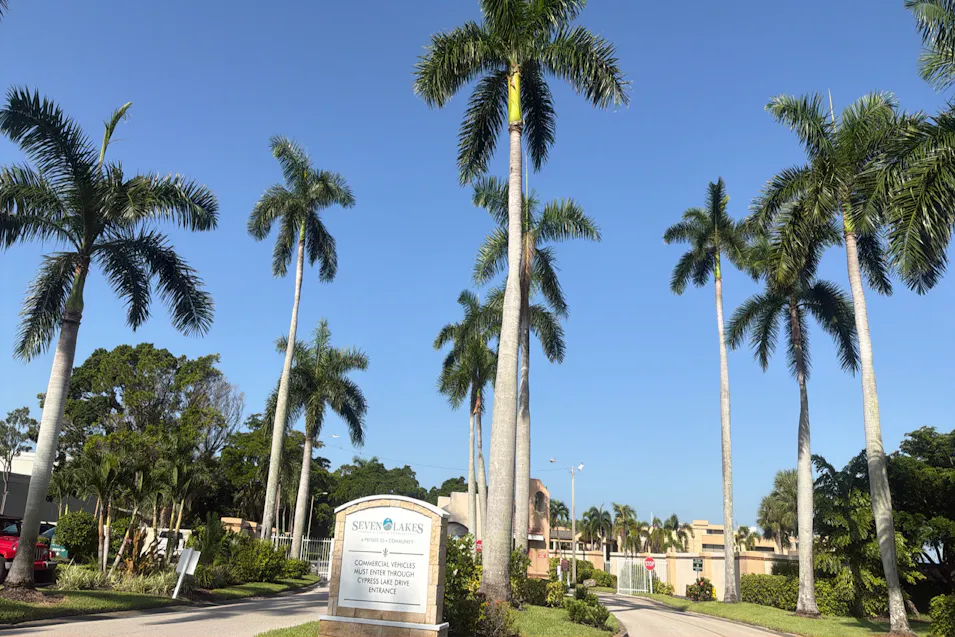 1781 Pebble Beach Dr 405 Fort Myers, FL 33907-0000, Lee County