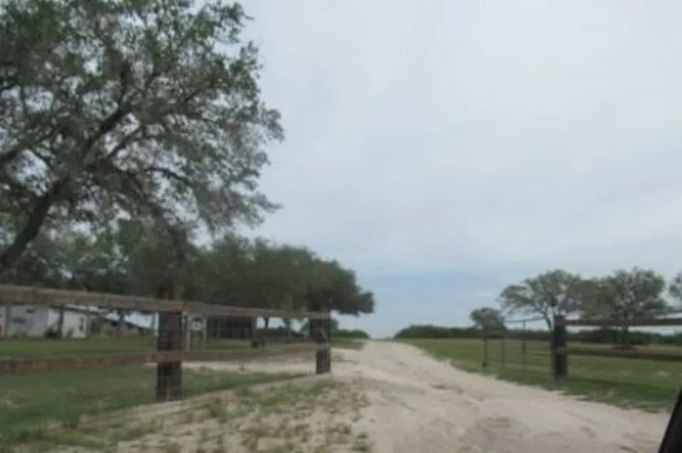 152 Private Oxford Ln 1001 Beeville, TX 78102, Bee County