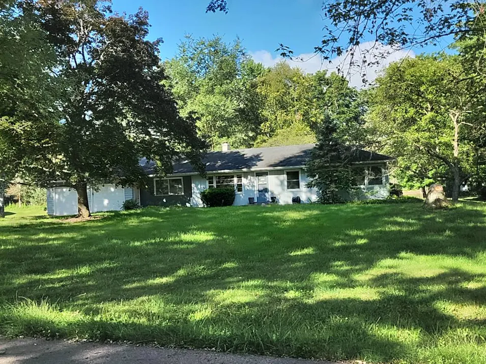 12419 E Greenfield Rd Lansing, MI 48917, Eaton County