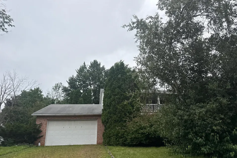 2475 Cottington St NW North Canton, OH 44720, Stark County