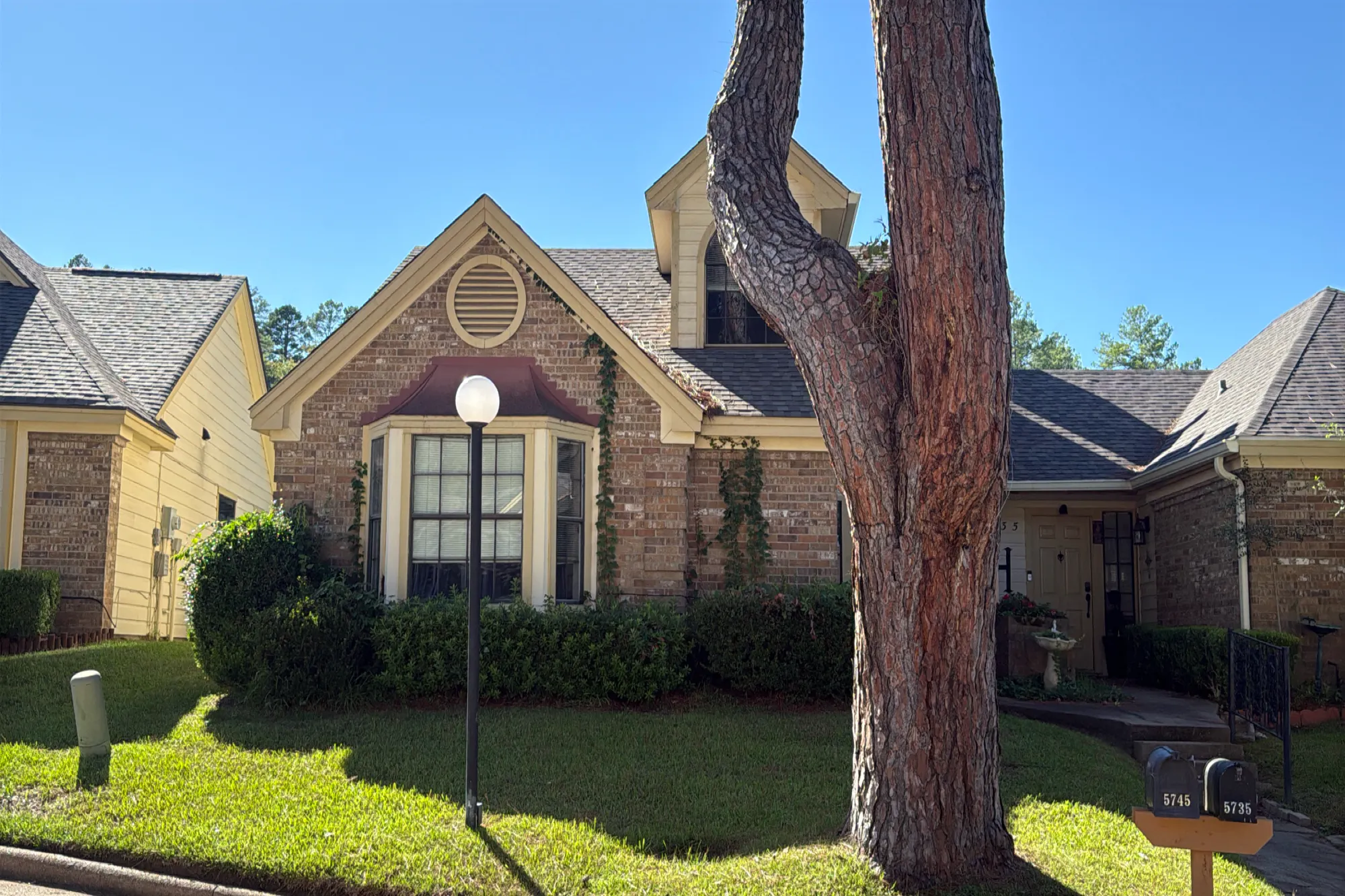 Golden Oaks Dr, Tyler, TX 75703
