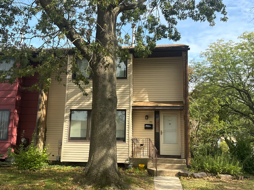 170 Canterbury Ct