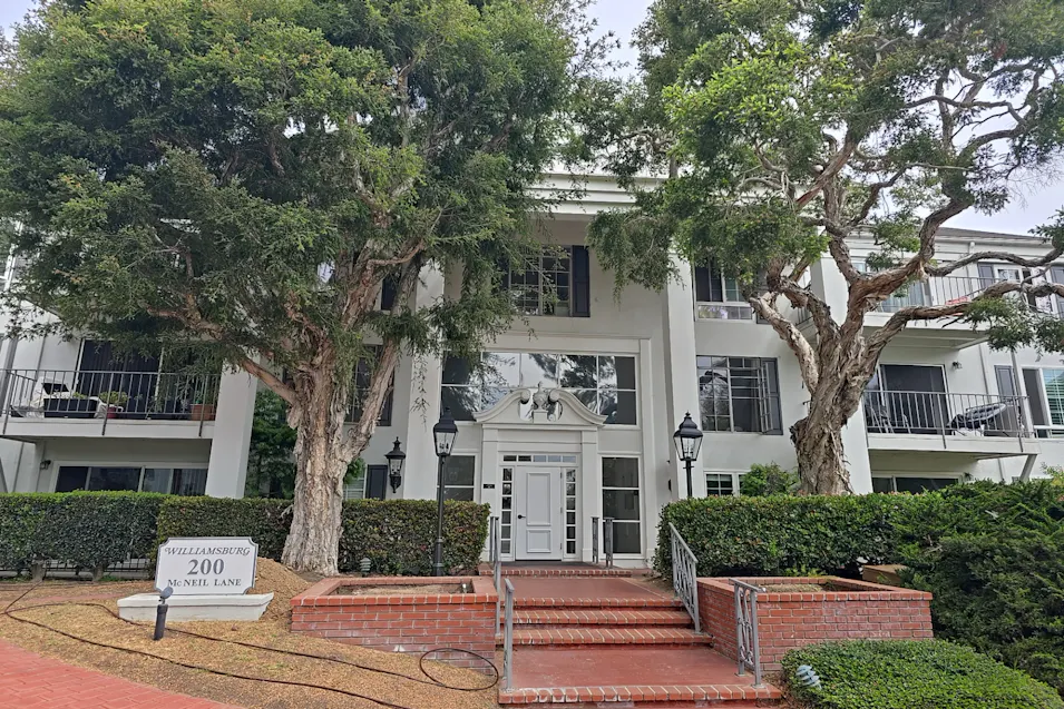 200 McNeil Ln Apartment 211 Newport Beach, CA 92663, Orange County