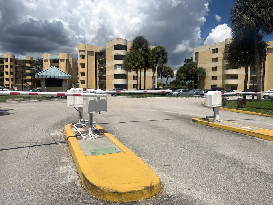 6575 W Oakland Park Blvd #208 Fort Lauderdale, FL 33313, Broward County