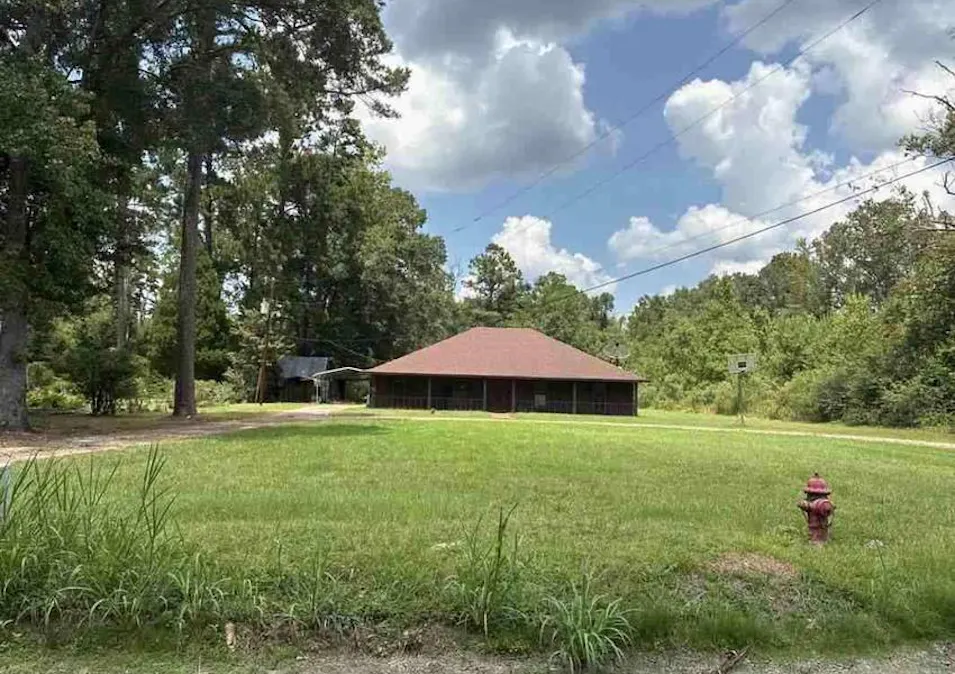 13645 Andrews Rd Denham Springs, LA 70726, Livingston County