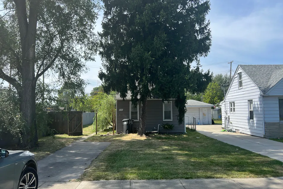 6962 Beech Daly Rd Taylor, MI 48180, Wayne County