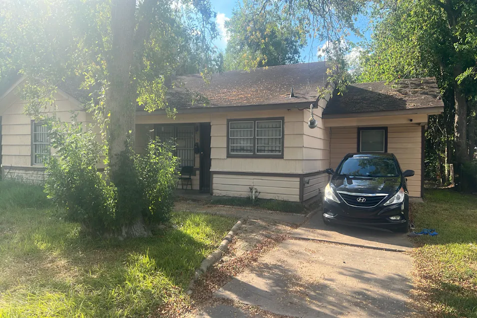 7014 Sur Ct Houston, TX 77033, Harris County