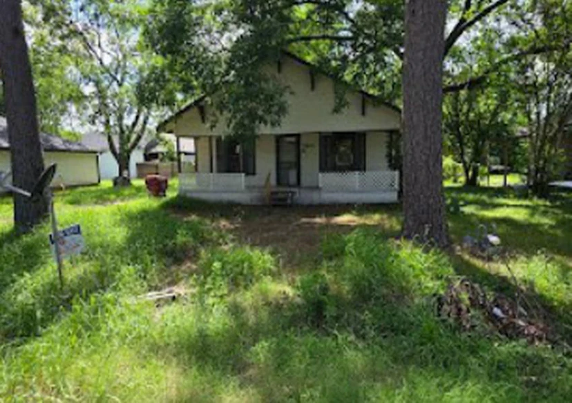 1903 N Main St