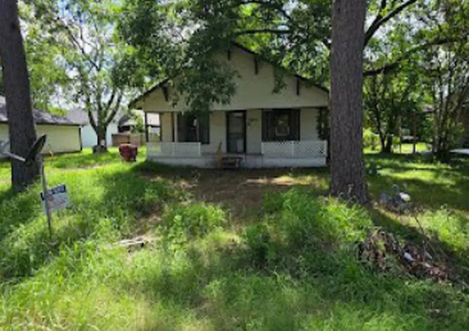 1903 N Main St Bonham, TX 75418, Fannin County