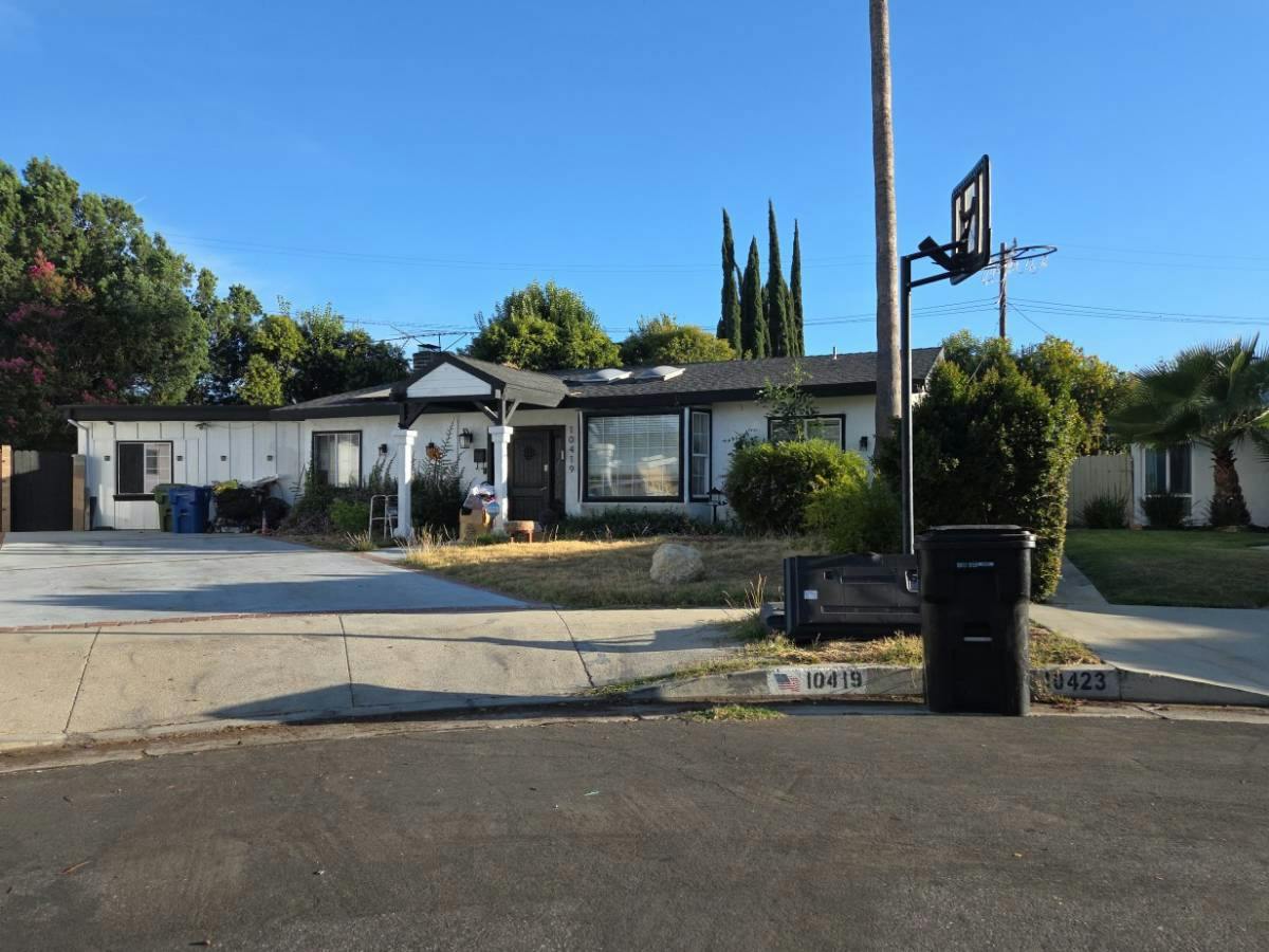 Vassar Ave, Chatsworth, CA 91311