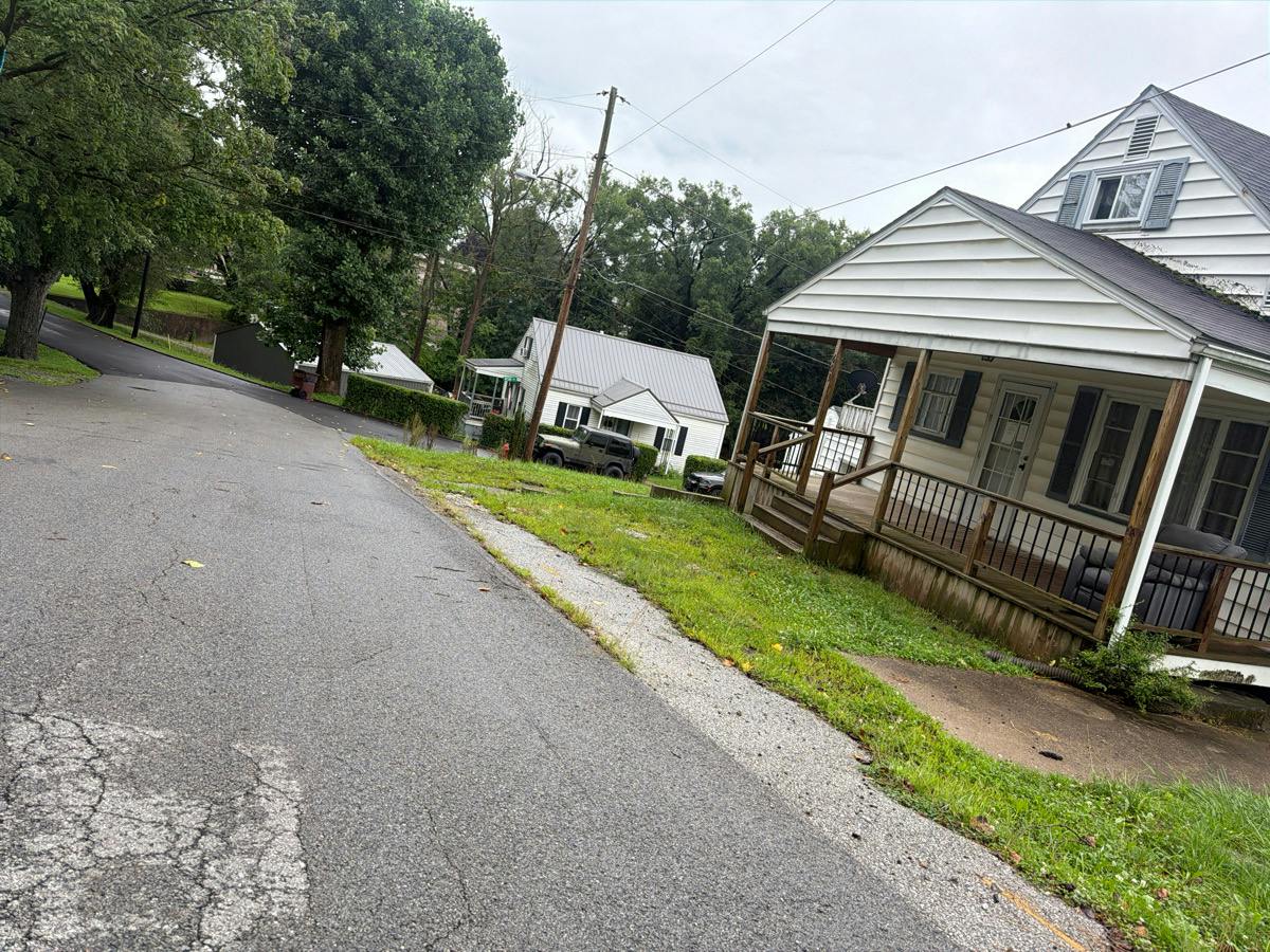 Peppard Ave, Cadiz, OH 43907