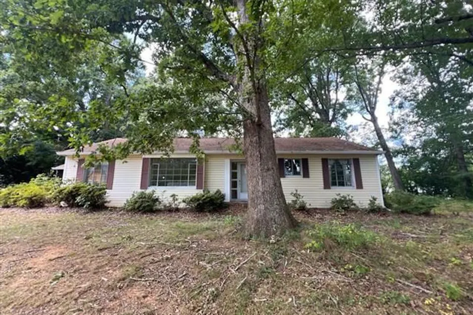 3 Forest Drive Thomasville, NC 27360, Davidson County