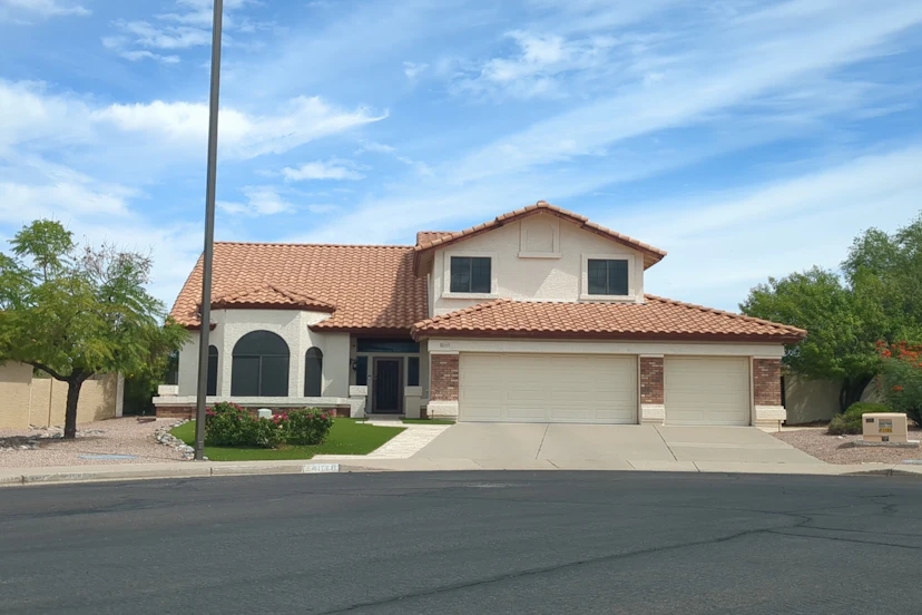 4018 N. Santiago