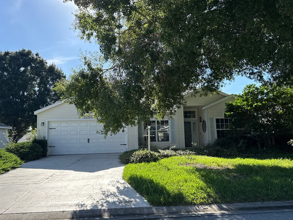 25320 River Crest Dr Leesburg, FL 34748, Lake County