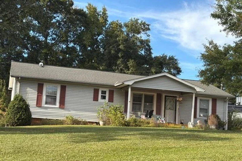 221 Sandifer Rd