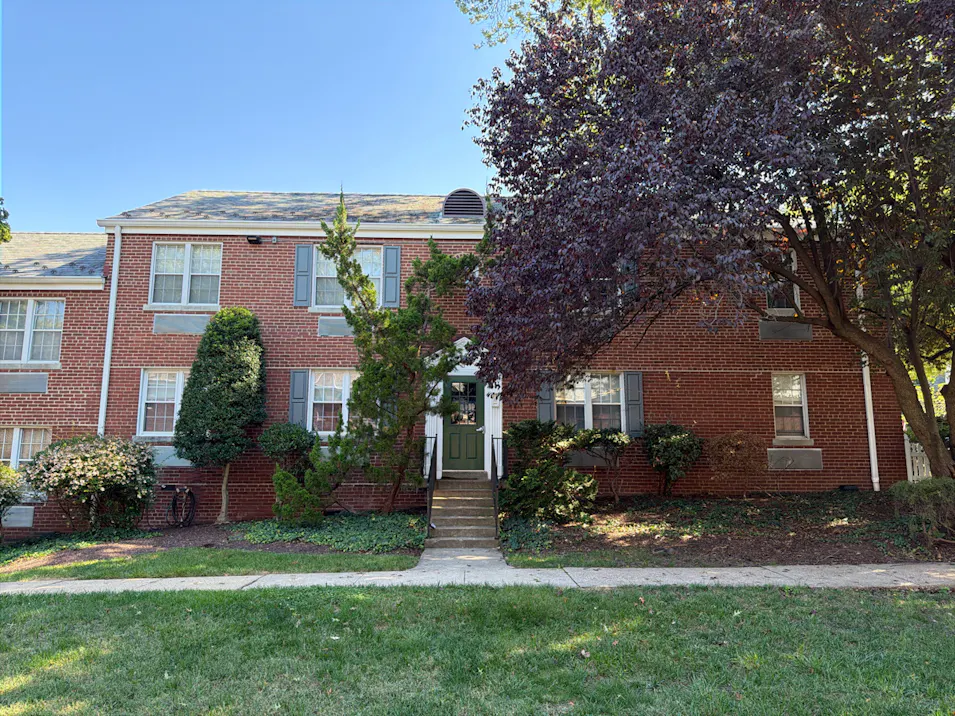 1 Auburn Ct B Alexandria, VA 22305, Alexandria City County