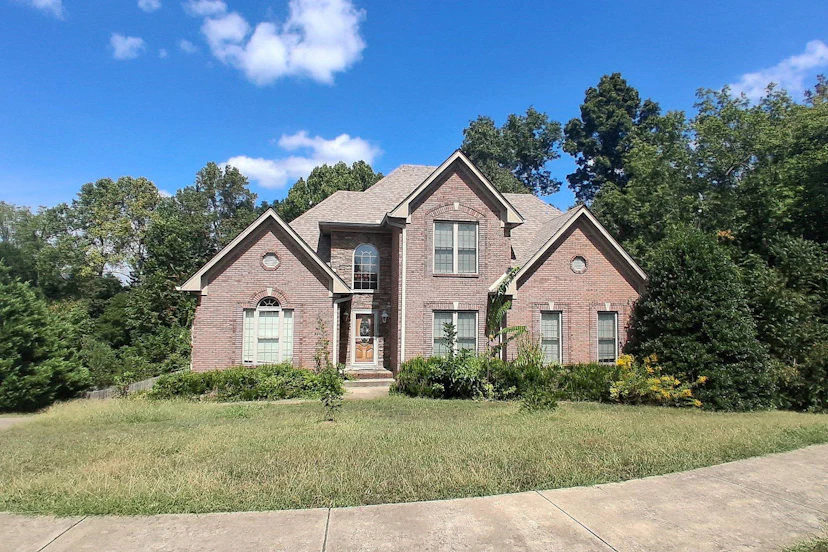 901 Dixie Ln