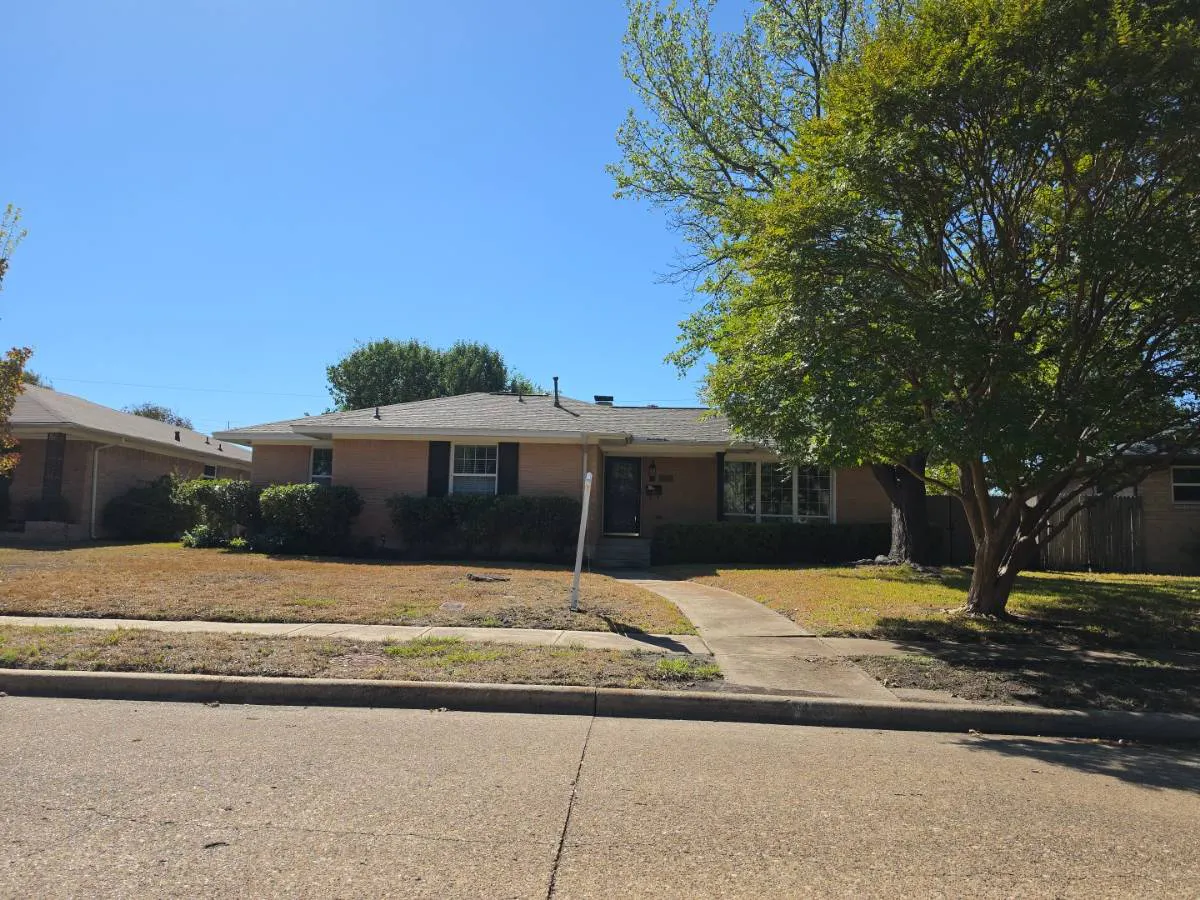 Mapleton Dr, Dallas, TX 75228