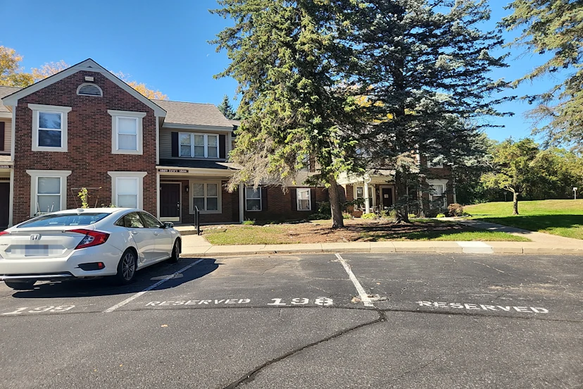 1527 Porter Cir