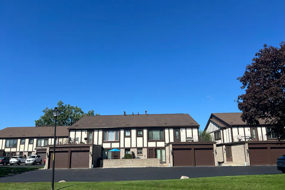 1091 Country Club Dr Saint Clair Shores, MI 48082, Macomb County