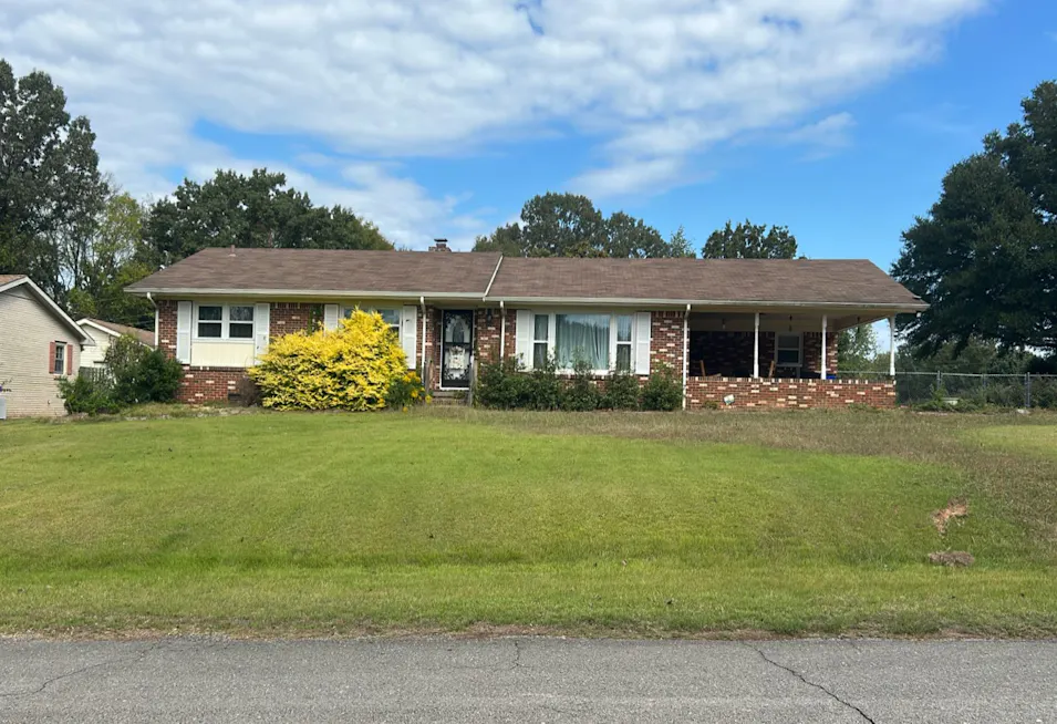1902 Caples Dr Florence, AL 35630, Lauderdale County