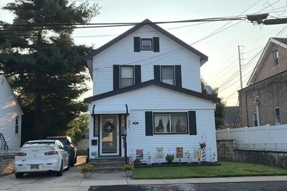 56 12th Street South Aka 56 12th Street New Hyde Park, NY 11040, Nassau County