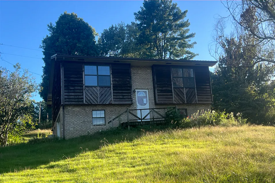 1007 Poplar St Byrdstown, TN 38549, Pickett County