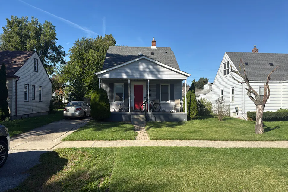 6730 Pelham Rd Taylor, MI 48180, Wayne County