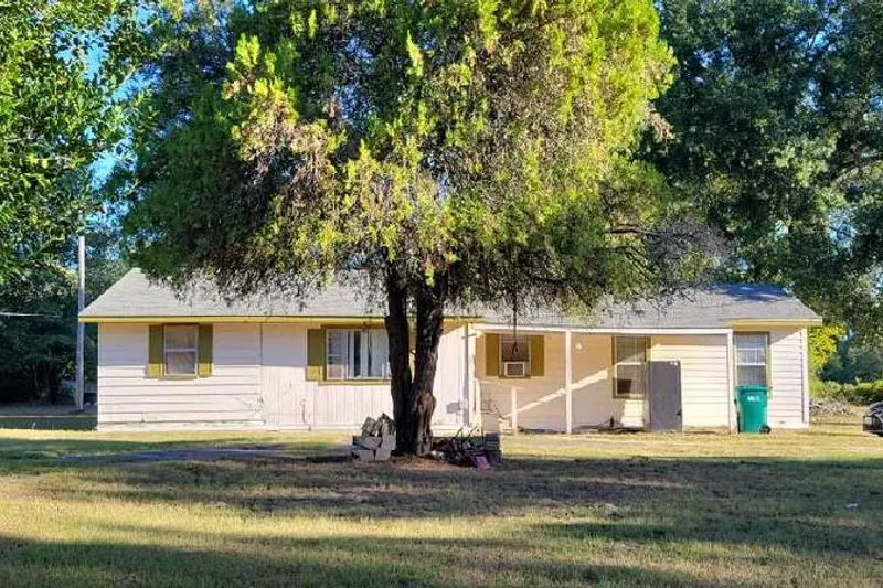 Cartwright St, Omaha, TX 75571
