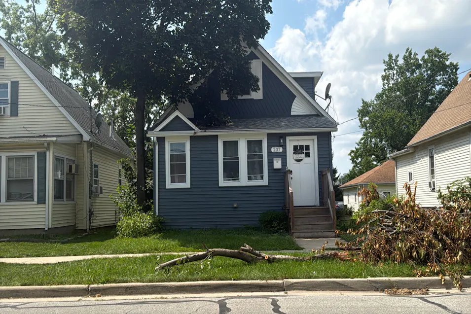 207 S West St Crown Point, IN 46307-3907, Lake County