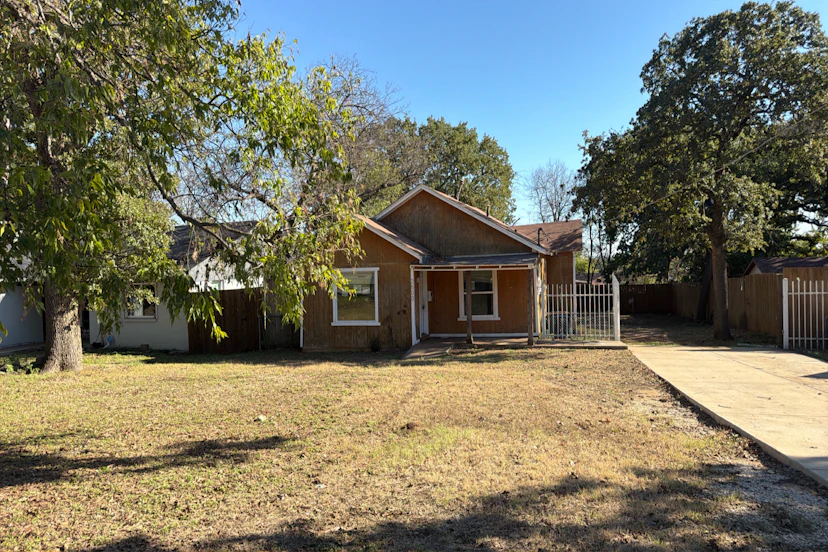 2500 Rodeo St