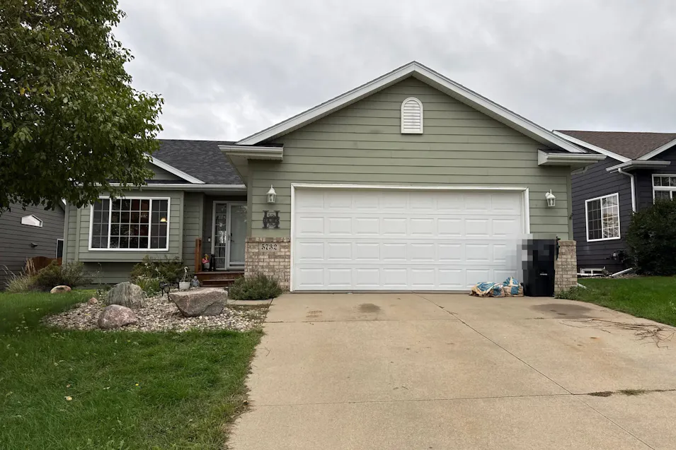5732 W Bream Dr Sioux Falls, SD 57107, Minnehaha County