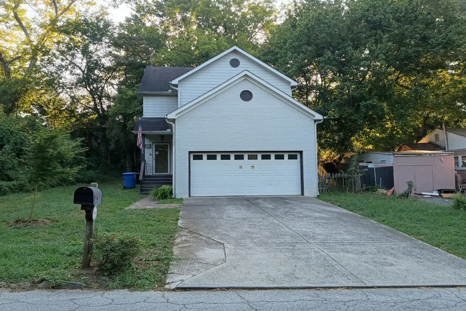 595 Elmwood Rd NW Atlanta, GA 30318, Fulton County